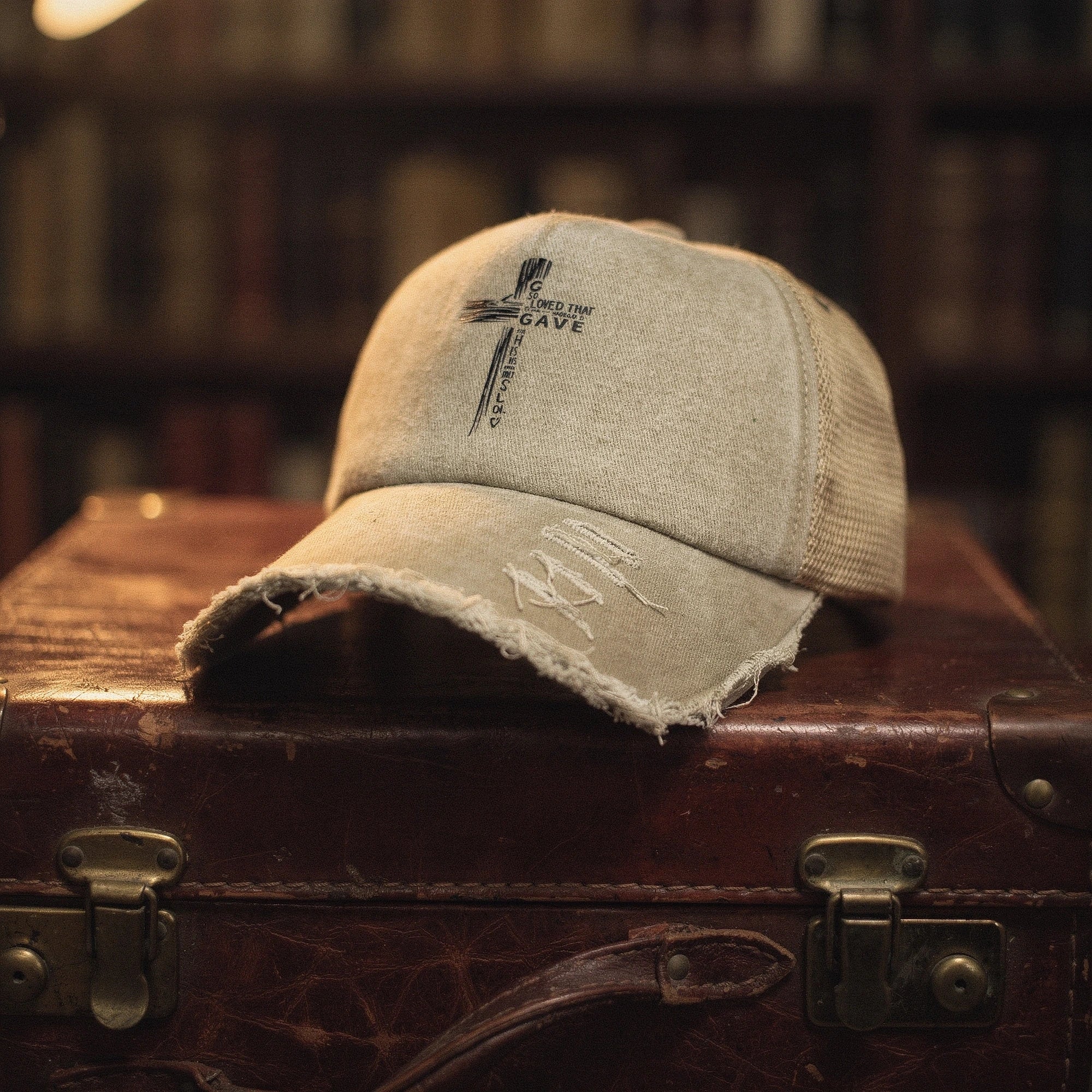 View of a stylish women's summer baseball cap in light beige, featuring breathable fabric and a curved brim
