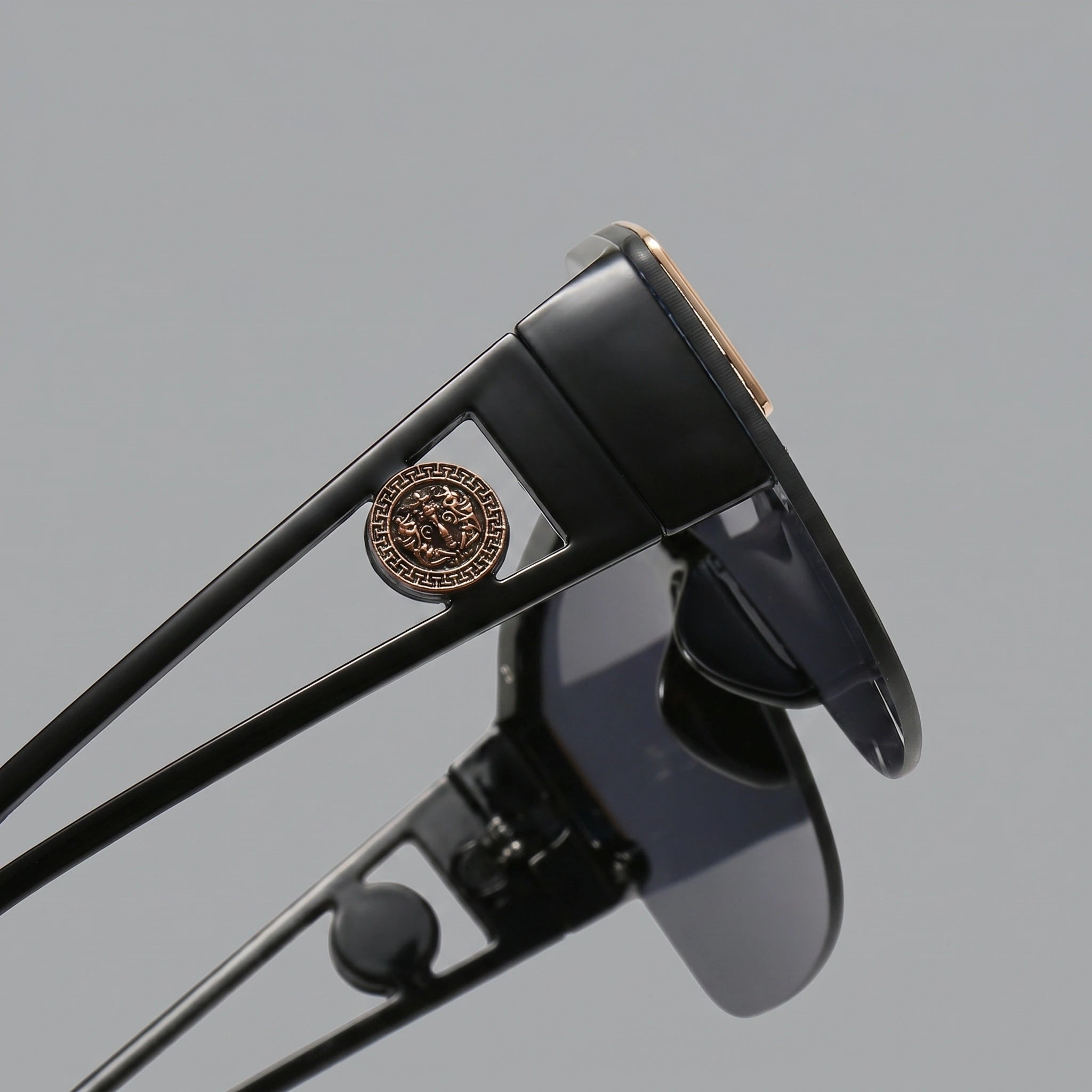Liam Mens Effortless Stylish Sunglasses