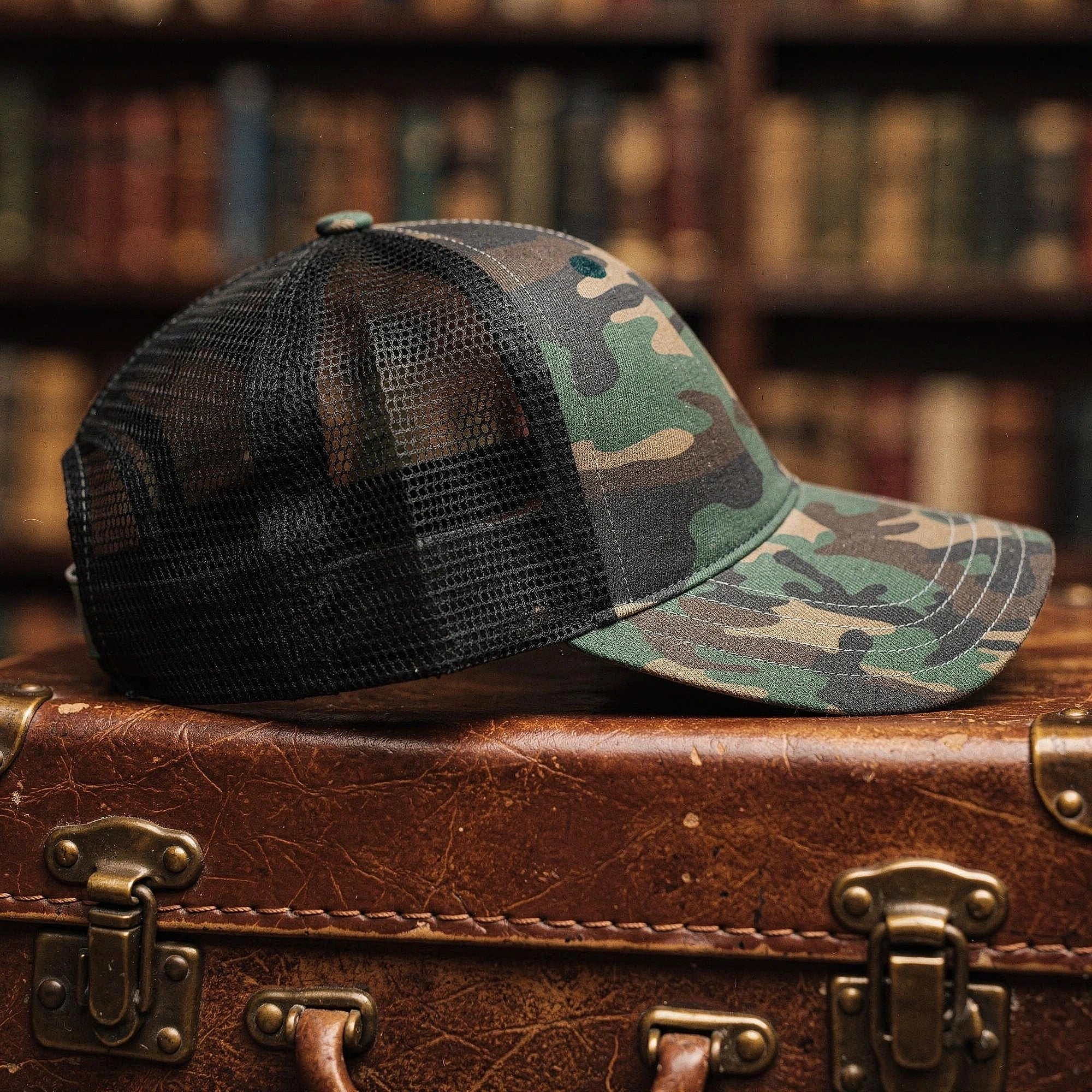 View of a relaxed vintage snapback cap in dark green cotton, featuring a curved brim and adjustable snapback closure