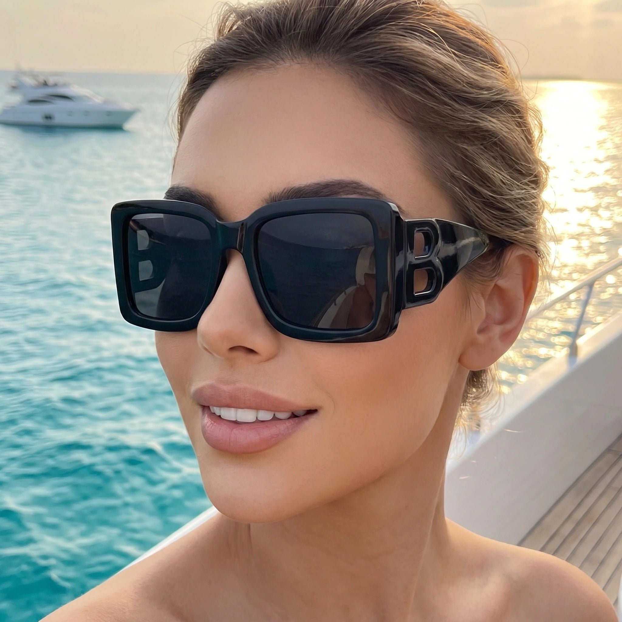 Amelia Womens Trendy Retro Square Sunglasses