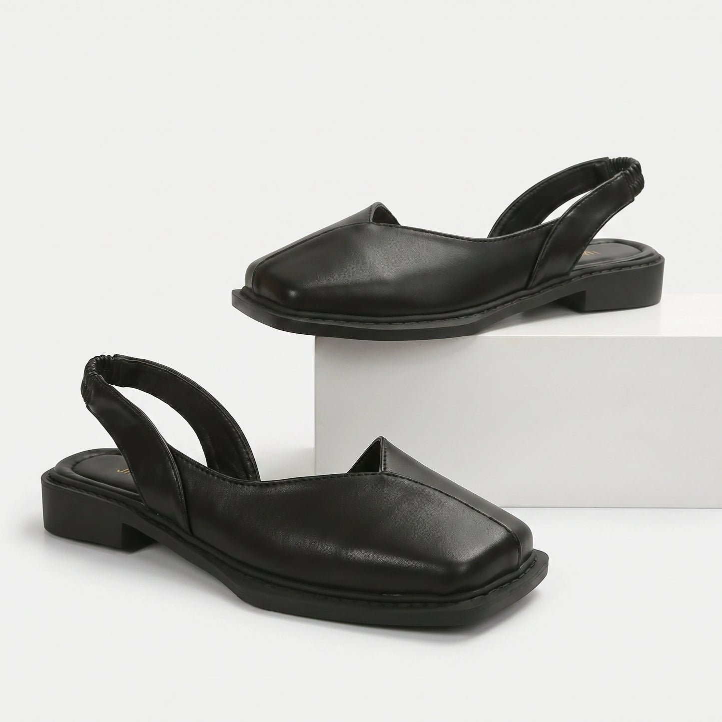 Close up view of the Womens Retro Flat Sandals showing intricate stitching and soft fabric, perfect for summer beach outings and casual wear.