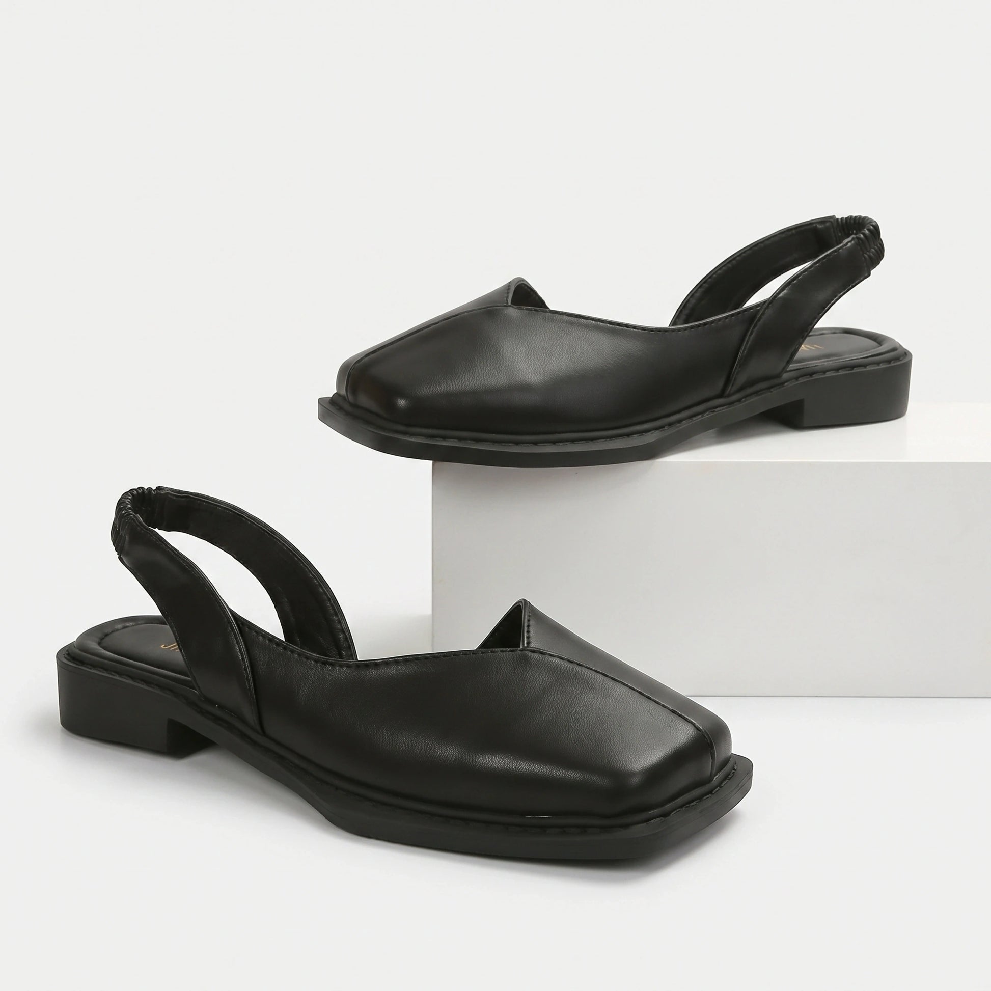 Close up view of the Womens Retro Flat Sandals showing intricate stitching and soft fabric, perfect for summer beach outings and casual wear.