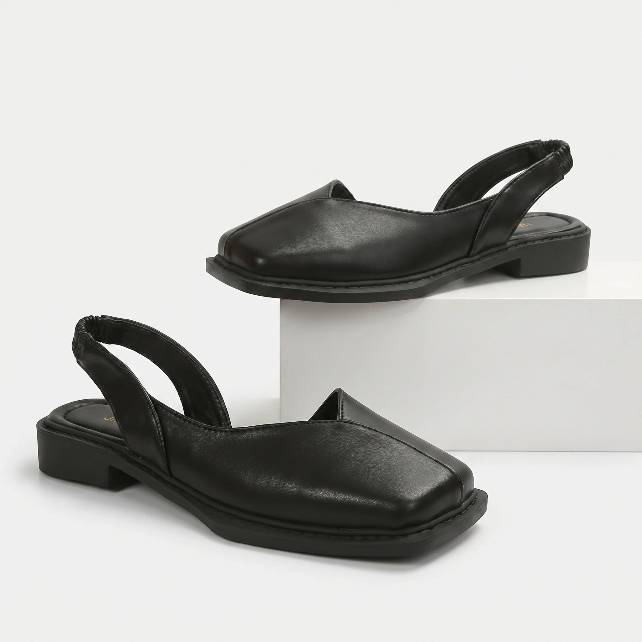Close up view of the Womens Retro Flat Sandals showing intricate stitching and soft fabric, perfect for summer beach outings and casual wear.