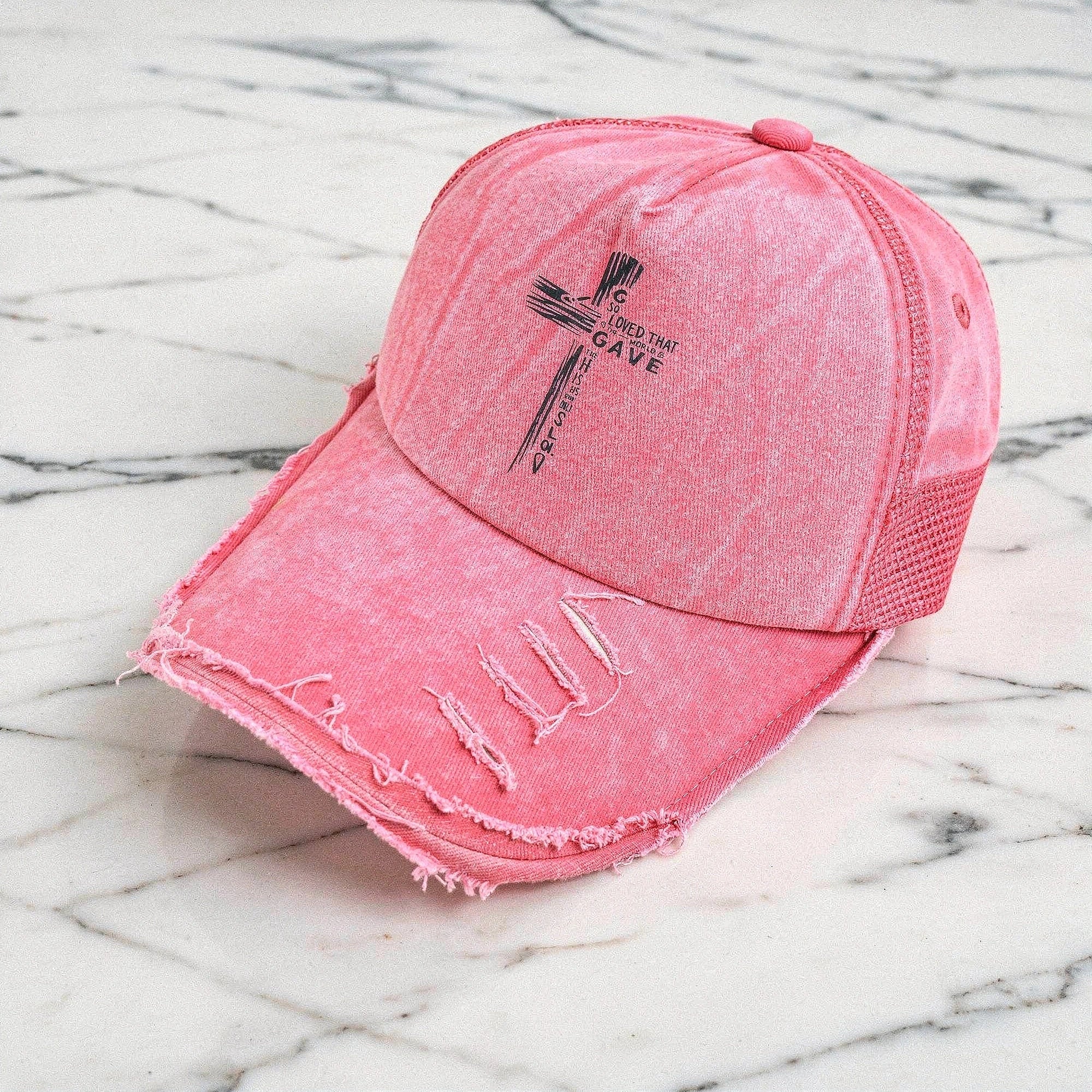 View of a stylish women's summer baseball cap in light beige, featuring breathable fabric and a curved brim