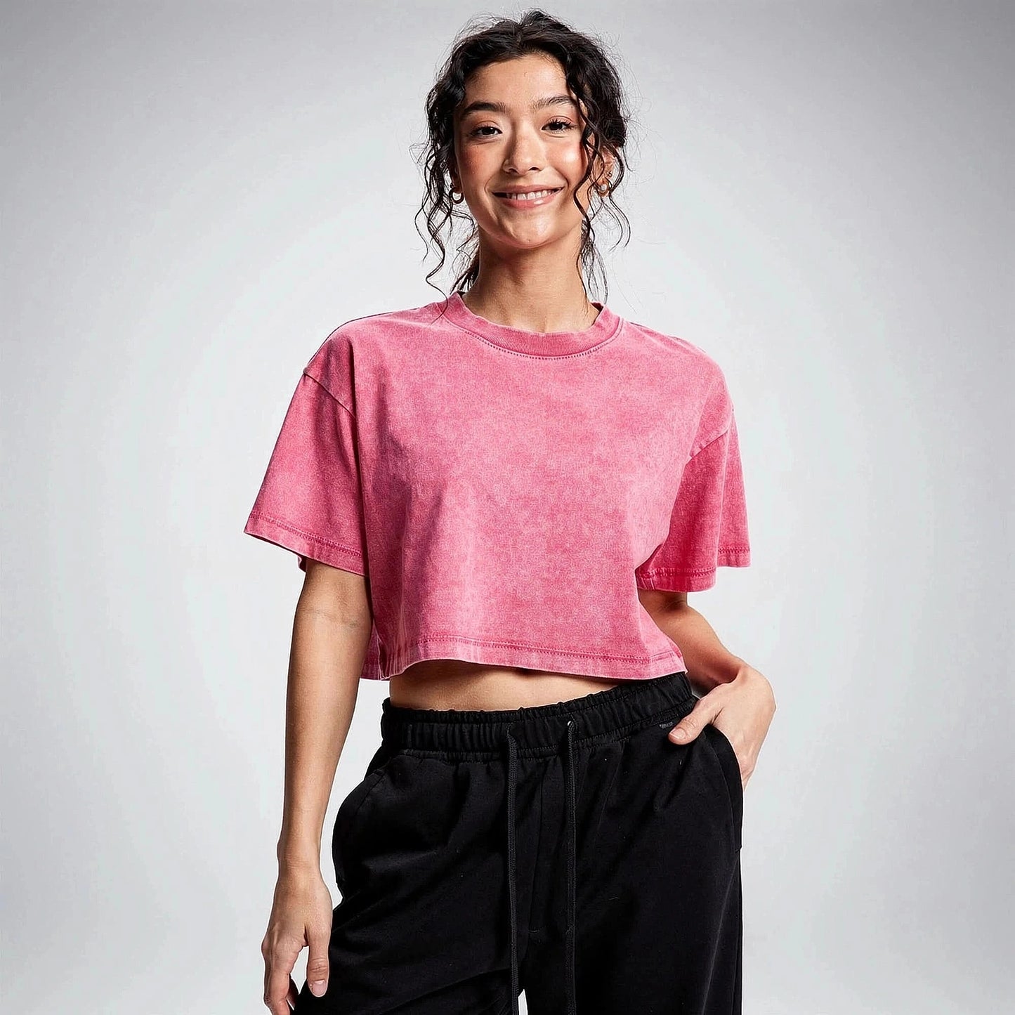 View of a slim fitting elegant t shirt in soft cotton, featuring a classic crew neckline and short sleeves