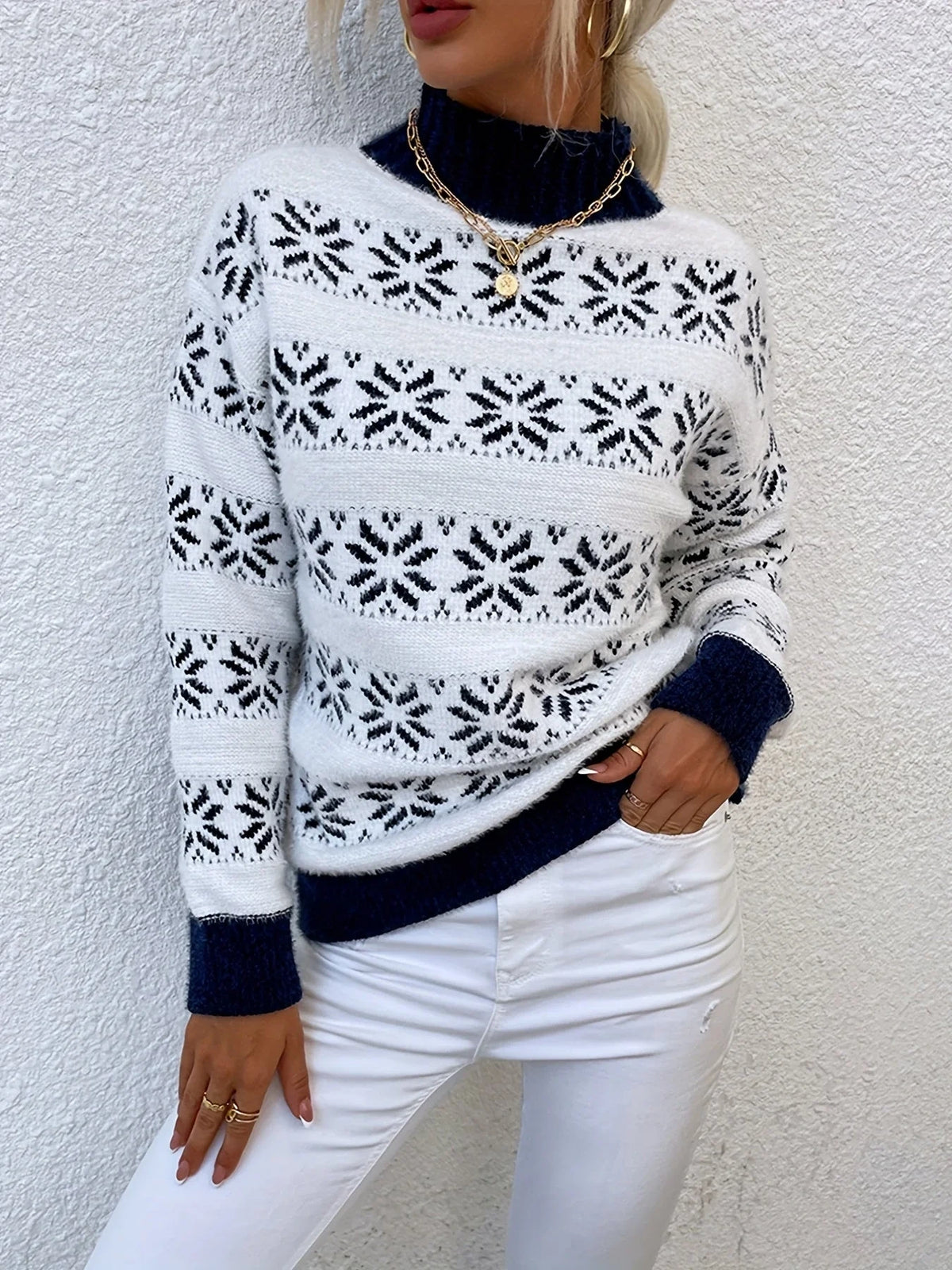 Christmas sweater — Pattern Holly Pink S Nora Luxe — view 4 — — view 4
