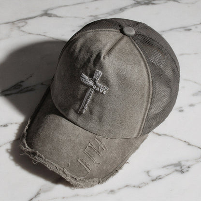 View of a stylish women's summer baseball cap in light beige, featuring breathable fabric and a curved brim