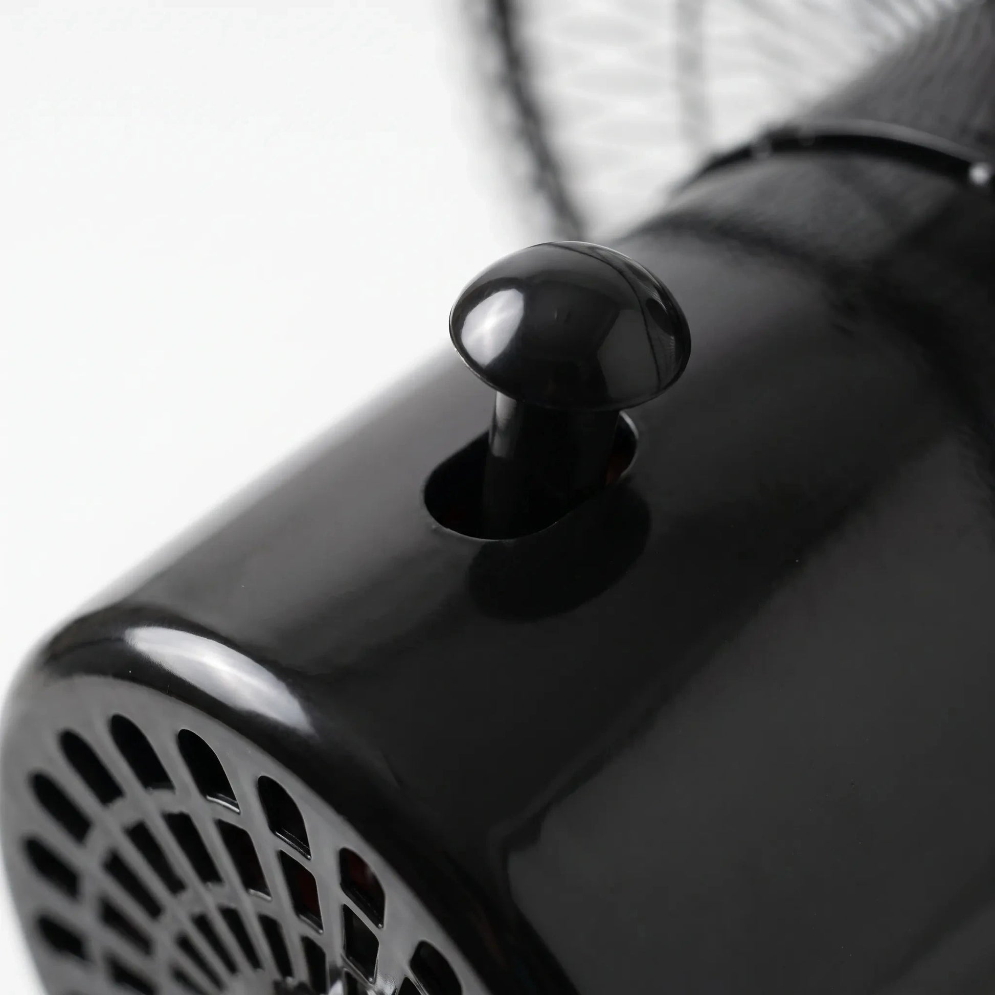 Of the fan's control panel highlighting the three speed settings and oscillation feature for customized airflow