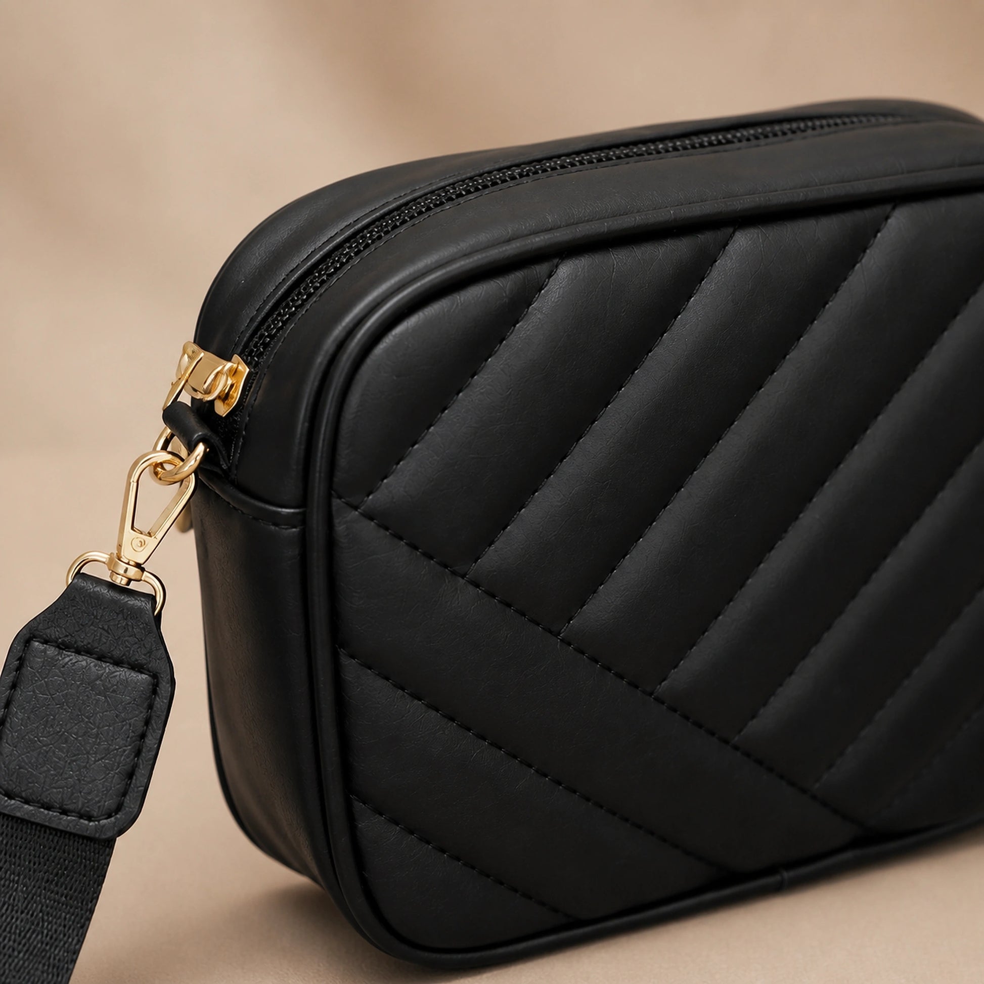 sling bag — Black detail — view 6
