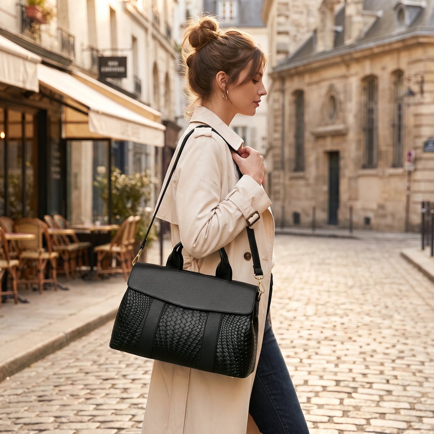 Back view of the Everyday Tote Bag showing its refined material and spacious interior, complemented by a model — view 2